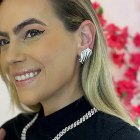 Ear cuff folheado prata cravejado