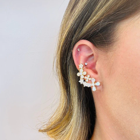 Ear cuff folheado dourado flor