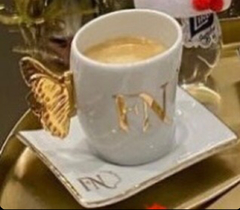 Conjunto com 06 Xícaras de Café Alça Borboleta com Letras e Detalhes em Ouro na internet