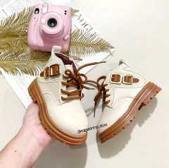 Bota gringa off marrom na internet