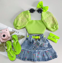 Short saia Jeans bordada flores