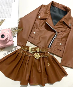 Conjunto saia e jaqueta Paty na internet