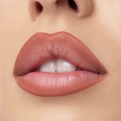 NUDE X LIPLINER - BEAUTY CREATIONS en internet