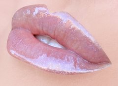 ULTRA DAZZLE LIPGLOSS - BEAUTY CREATIONS - Cosmeticos Con Amor Mayoreo
