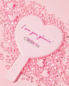 ESPEJO DE MANO "BLEND IT GIRL" - BEAUTY CREATIONS