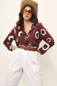 Camisa marrom estampa estilo onça na internet
