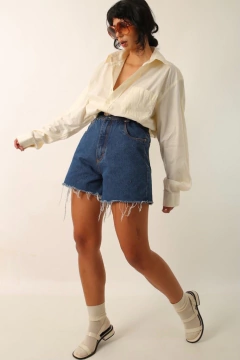 Shorts jeans curto cintura mega alta na internet