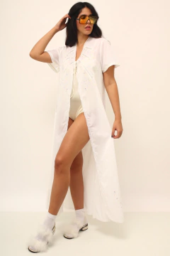 Imagem do Camisola branca bordado flores vintage