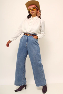 Calça jeans flare azul classica na internet