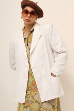 Blazer branco linho com poliester transpassado - Capichó Brechó