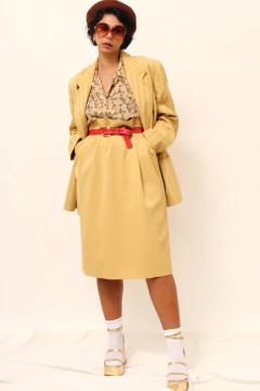Conjunto de alafaiataria amarelo saia + blazer na internet