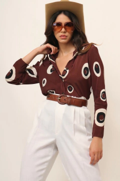 Camisa marrom estampa estilo onça - Capichó Brechó