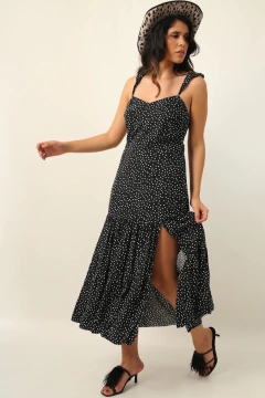 Vestido poá fenda lateral babado manga
