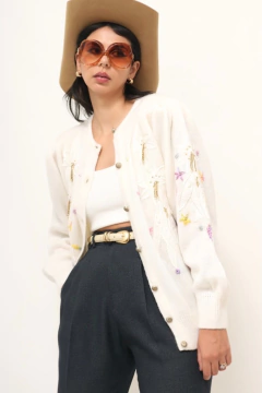 cardigan branco bordado flores ombreira - loja online