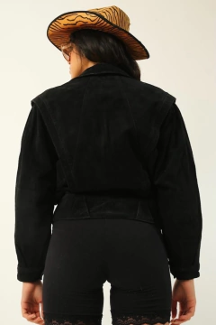 Jaqueta cropped couro camurça bomber - comprar online