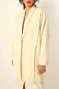 casaco off white forrado amplo - Capichó Brechó