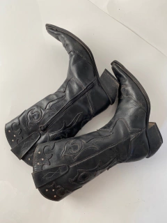 Bota couro western preta vintage 34 - Capichó Brechó
