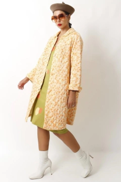 robe matelasse laranja flores vintage - Capichó Brechó