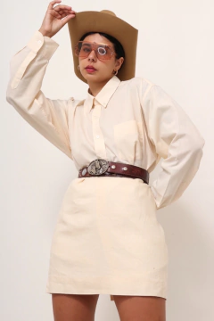 camisa creme manga longa clássica na internet