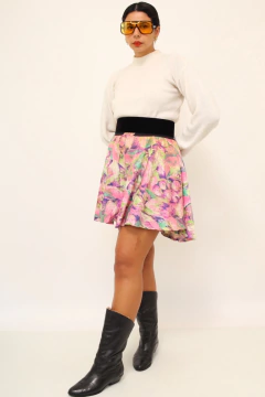 shorts amplo floral cintura alta