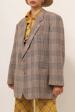 Blazer xadrez marrom camelo claro ombreira over
