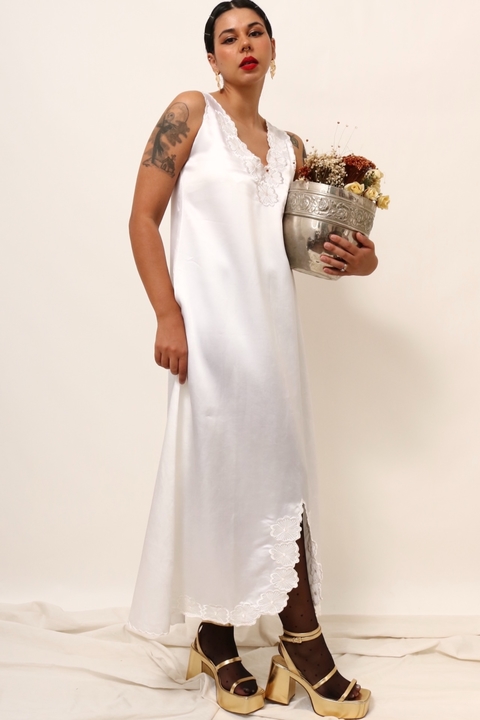 camisola vintage com fenda ebda frente e barra