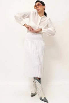 Saia tricot plissada cintura alta off white - Capichó Brechó