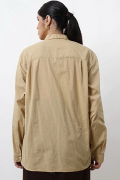 Camisa bege bolso estampa expedição na internet