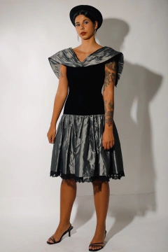 Vestido vintage 90’s busto veludo alta costura na internet
