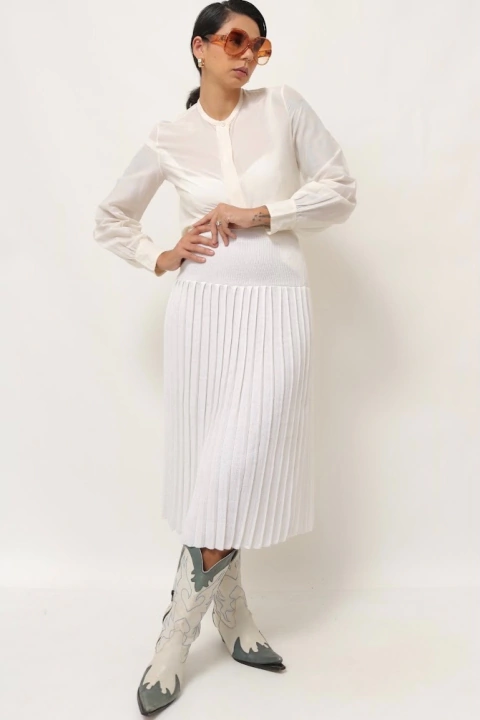 Saia tricot plissada cintura alta off white