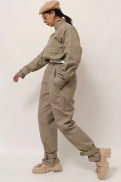 macacao bege amplo ajuste mangas e barra