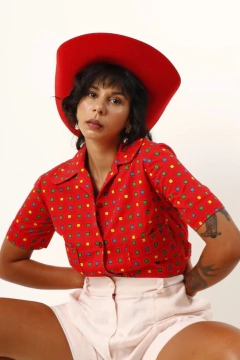 Cropped vermelho estampa 90’s