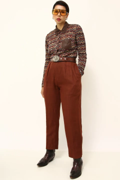 Camisa estampa 70´s gola marrom na internet