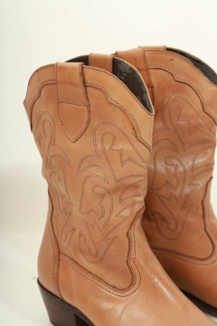 Imagem do Bota couro Western bege detalhe 36
