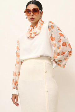 Camisa branca mangas gola flores