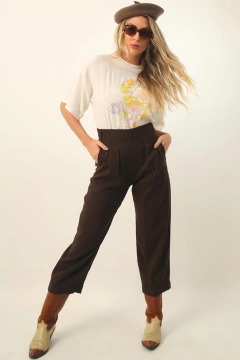 calça pantacourt marrom alfaiataria - comprar online