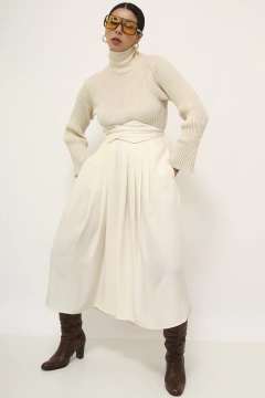 Bermuda plissada creme CEA vintage - Capichó Brechó