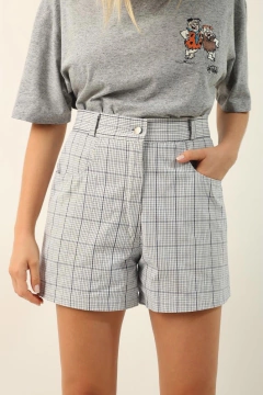 Imagem do Shorts cintura alta xadrez vintage