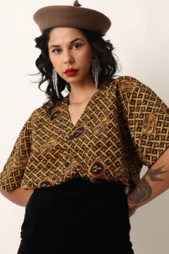 Blusa pijama vintage detalhe estampa na internet