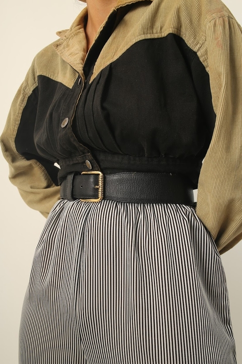 cinto preto couro fivela dourada