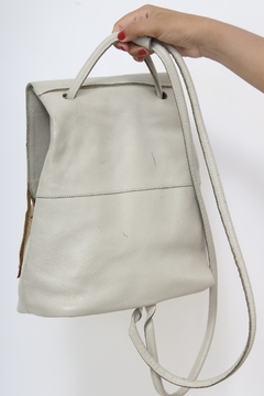 Mochila 100 % couro franja gelo western - Capichó Brechó