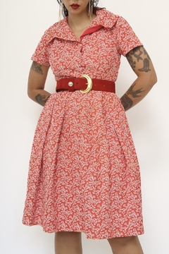 Vestido estruturado vermelho flores branco - Capichó Brechó