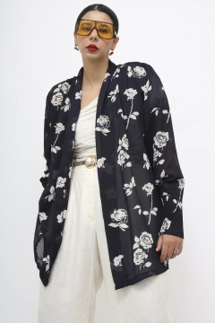 Camisa preta flores vintage - Capichó Brechó