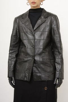 Blazer 100% couro recortes - Capichó Brechó