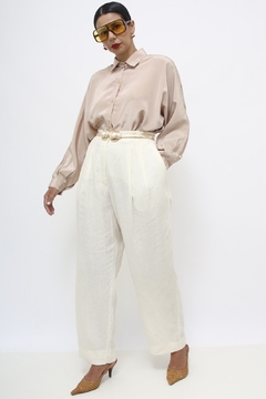 Camisa acetinada bege vintage manga bufante - loja online