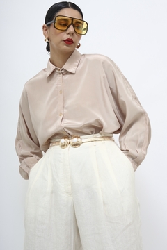 Camisa acetinada bege vintage manga bufante - comprar online