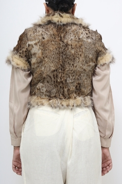 Colete pele cropped marrom - loja online