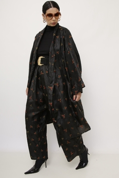 Conjunto preto bordado CALÇA + KIMONO na internet