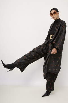 Imagem do Conjunto preto bordado CALÇA + KIMONO