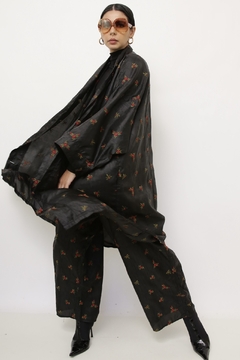 Imagem do Conjunto preto bordado CALÇA + KIMONO